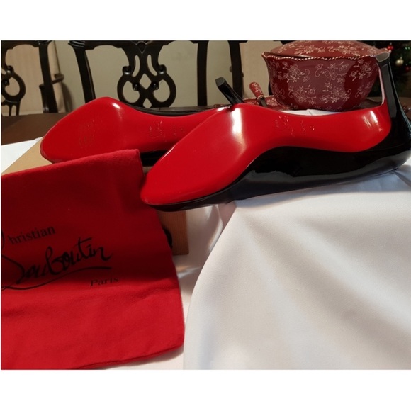 Authentic Louis Vuitton size 10, never used with Box. - Picture 2 of 3